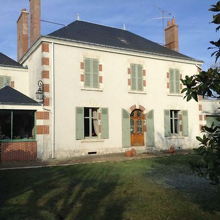 Hotel Aux Coeurs De L'Atelier Menars Exterior foto